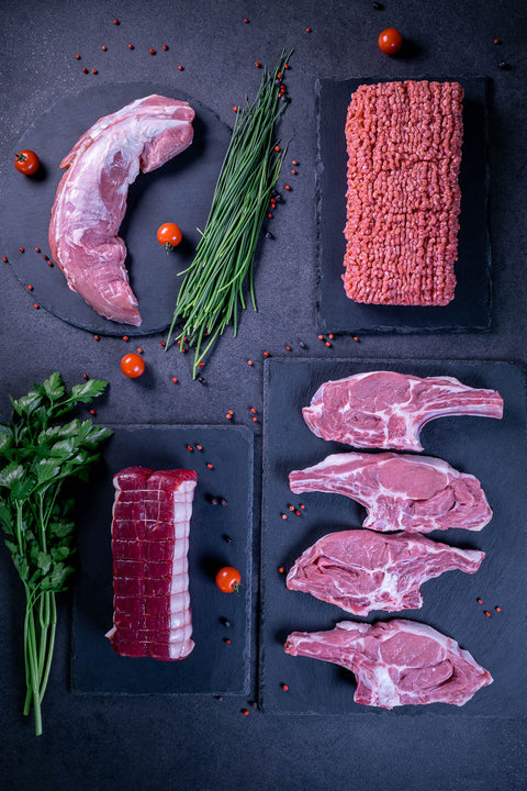 Colis de viande avec morceaux de bœuf, porc et veau